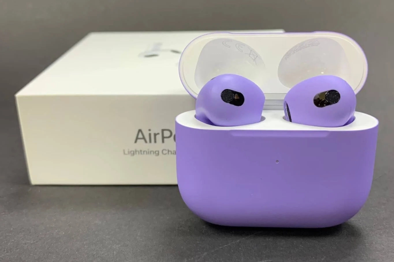 Цветные airpods? Цветные airpods?
