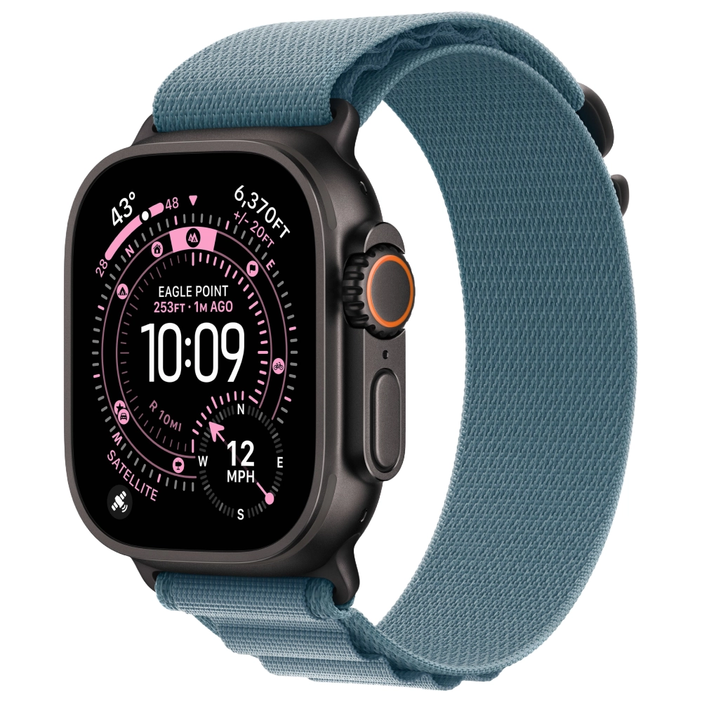 На фото изображено Apple Watch Ultra 3 GPS + Cellular, 49 мм, корпус из чёрного титана, ремешок Alpine, цвет светло-синий, L